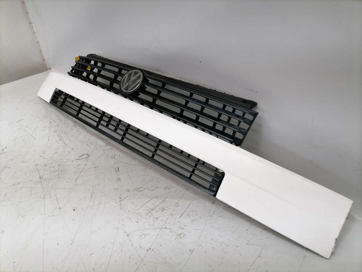 VW T4 original Kühlergrilll mit Träger Faceliftmodell ab 1/96 Kurzer Vorderwagen Bj.1997 VW T4 original Kühlergrilll mit Träger Faceliftmodell ab 1/96 Kurzer Vorderwagen Bj.1997